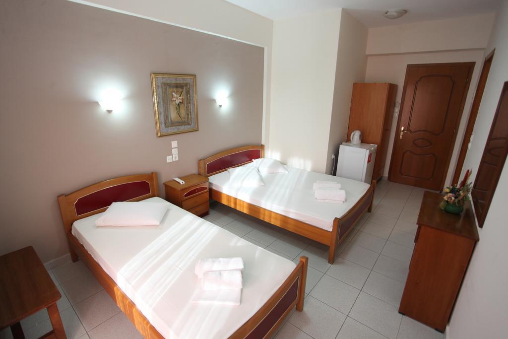 Hotel Alexandros Neoi Poroi Habitación foto